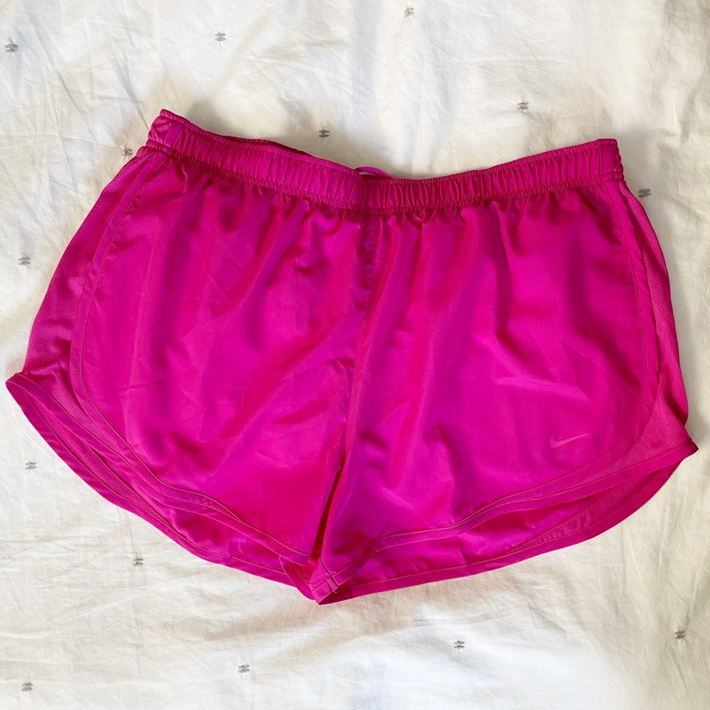 Nike Tempo Dri-Fit Shorts - Hot Pink